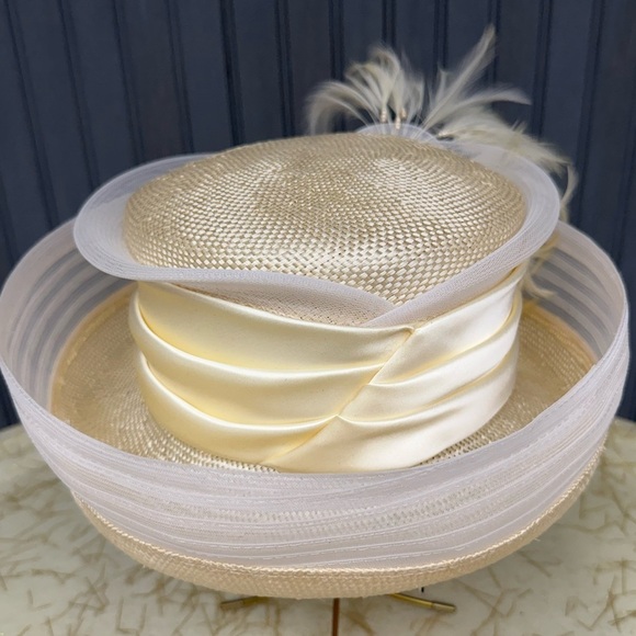 Sandra New York Ivory Straw Church Hat with Feathers & Organza Rosette, Medium - Picture 3 of 11